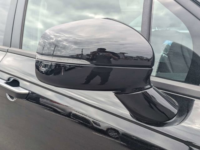 New 2026 Kia Carnival EX FWD image 10