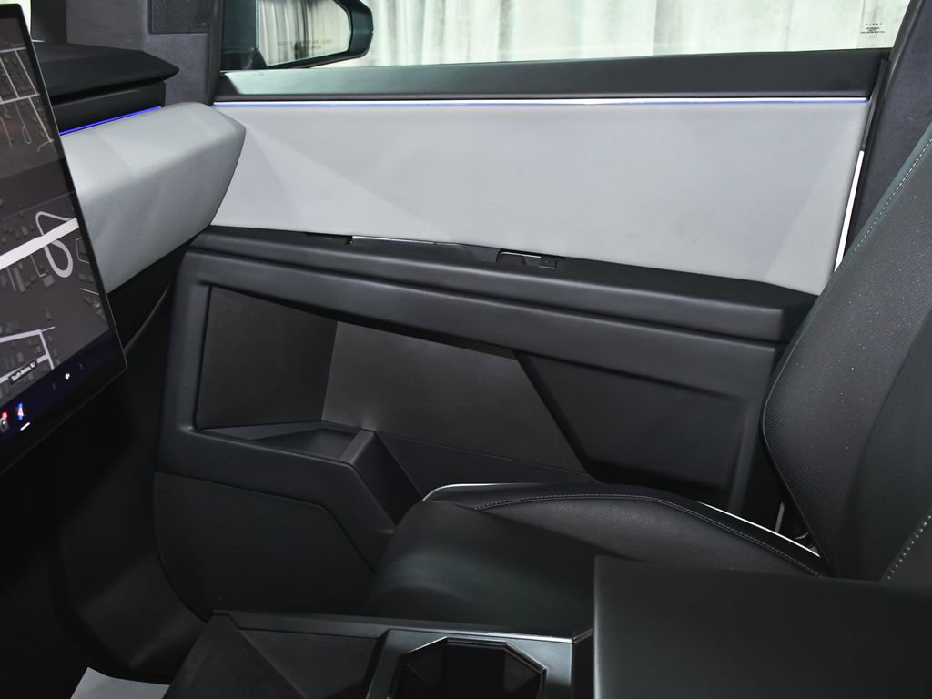 Used 2025 Tesla Cybertruck AWD Crew Cab image 38