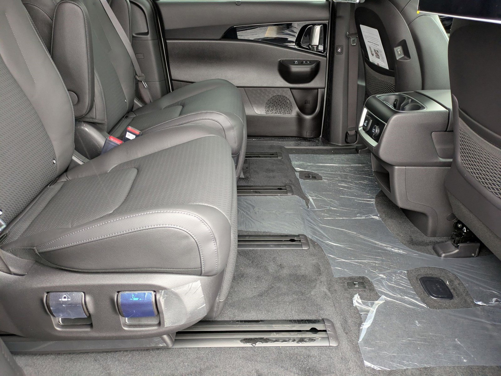 New 2025 Kia Carnival SX Prestige FWD image 25