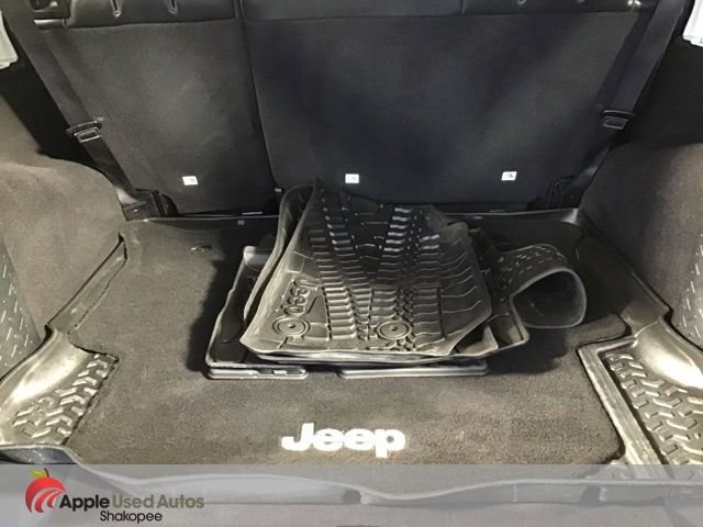 Used 2016 Jeep Wrangler Unlimited Sahara w/ Connectivity Group image 8