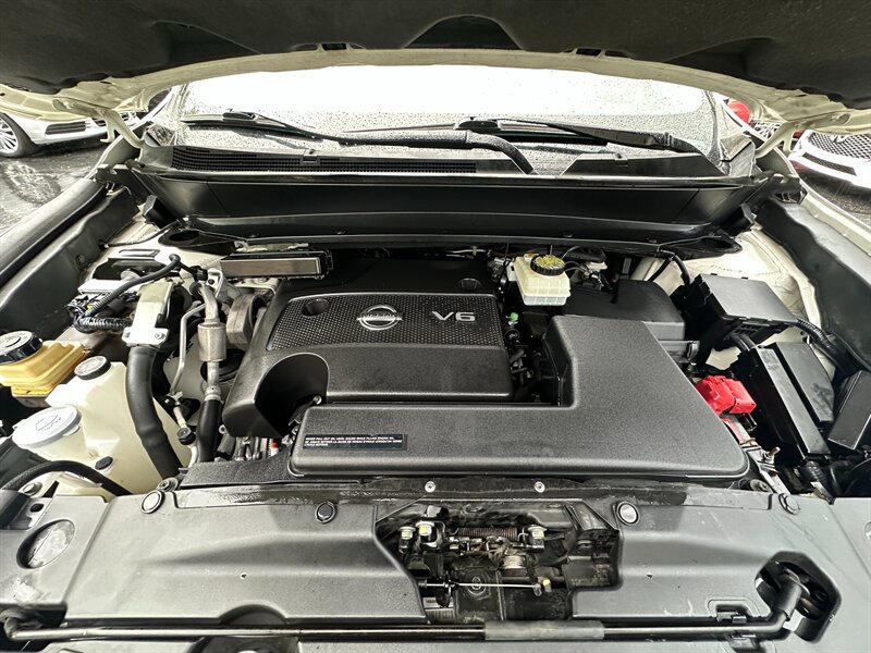 Used 2015 Nissan Pathfinder SL w/ SL Premium Package FWD image 10