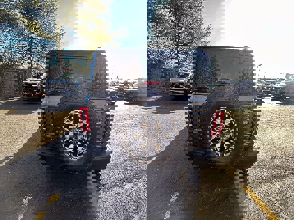 Used 2025 Ford Bronco Badlands image 6