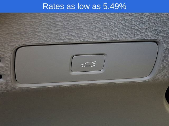 Certified 2023 Volvo XC40 B5 Plus w/ Climate Package image 27