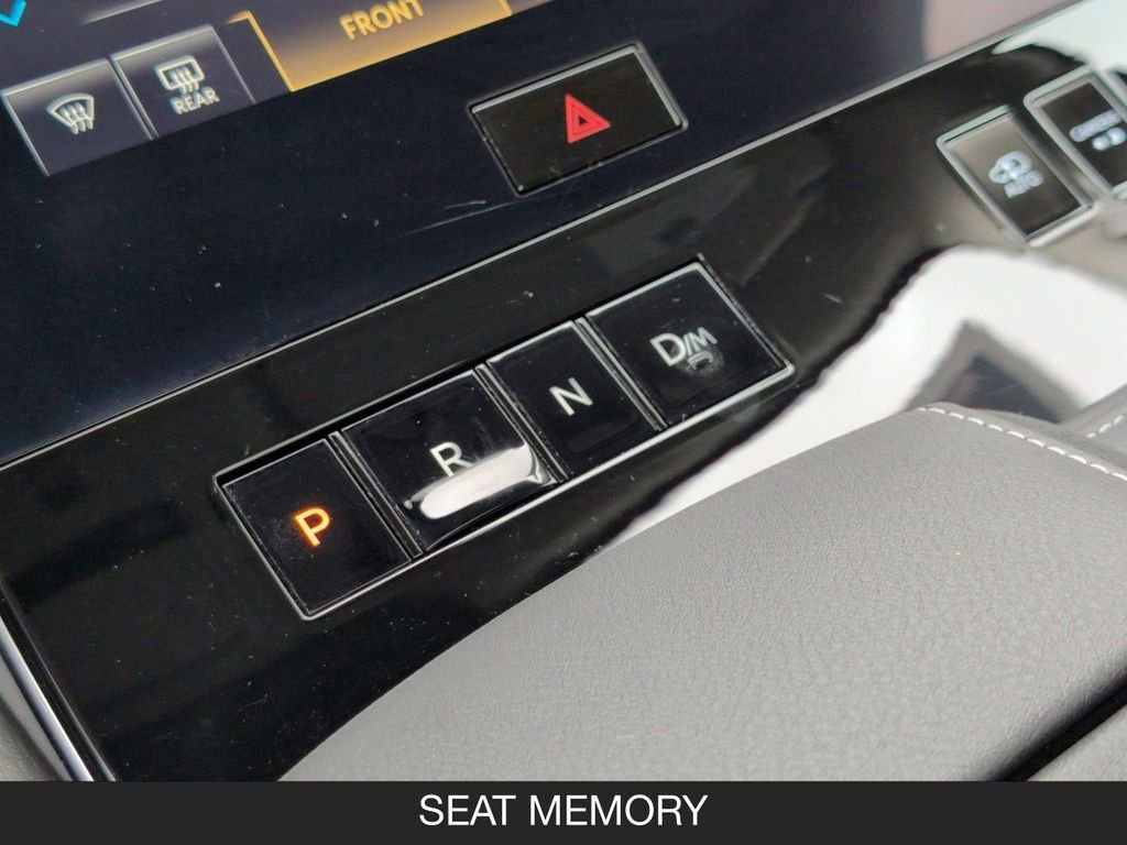 Used 2025 INFINITI QX80 Sensory image 16