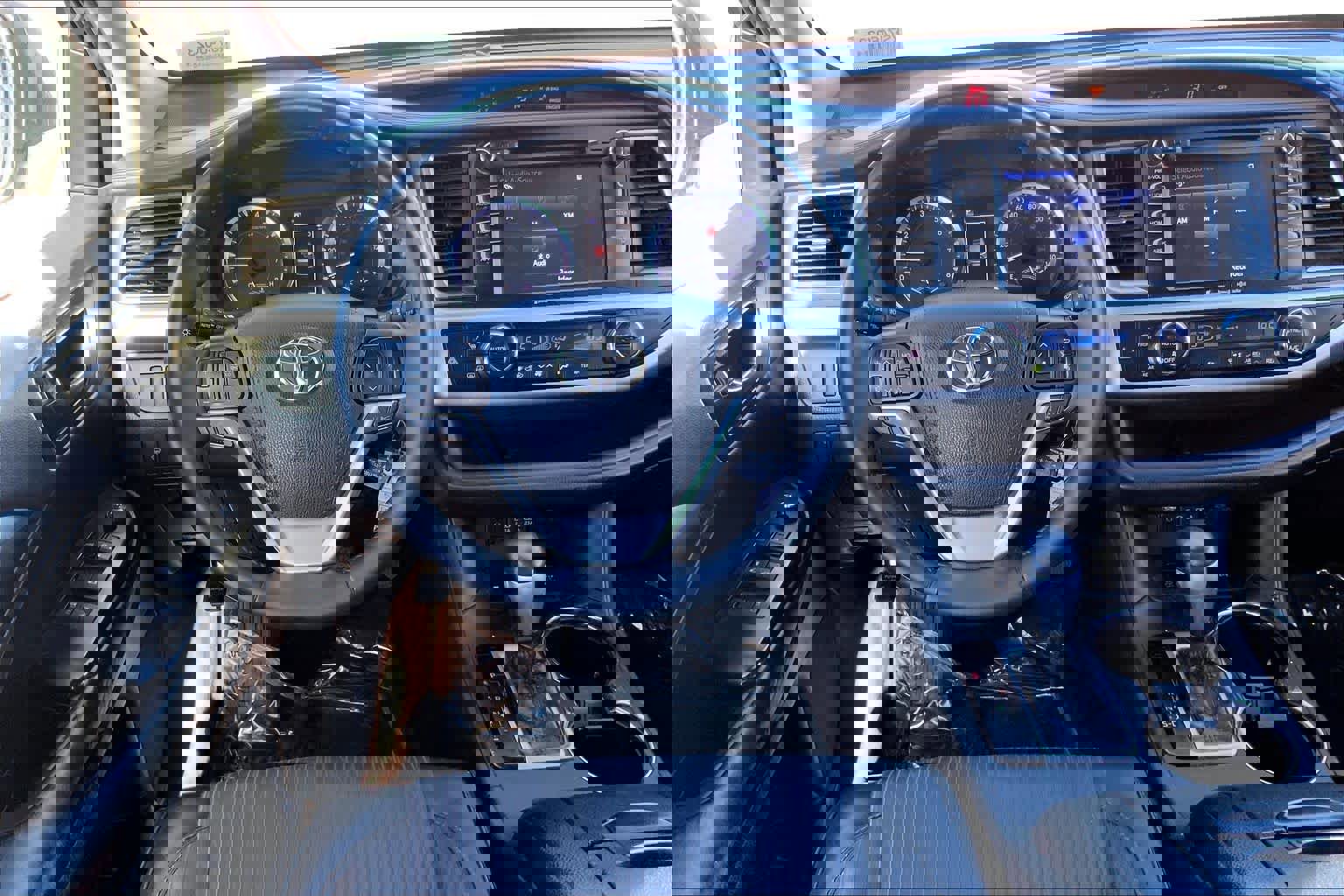 Certified 2019 Toyota Highlander LE image 5