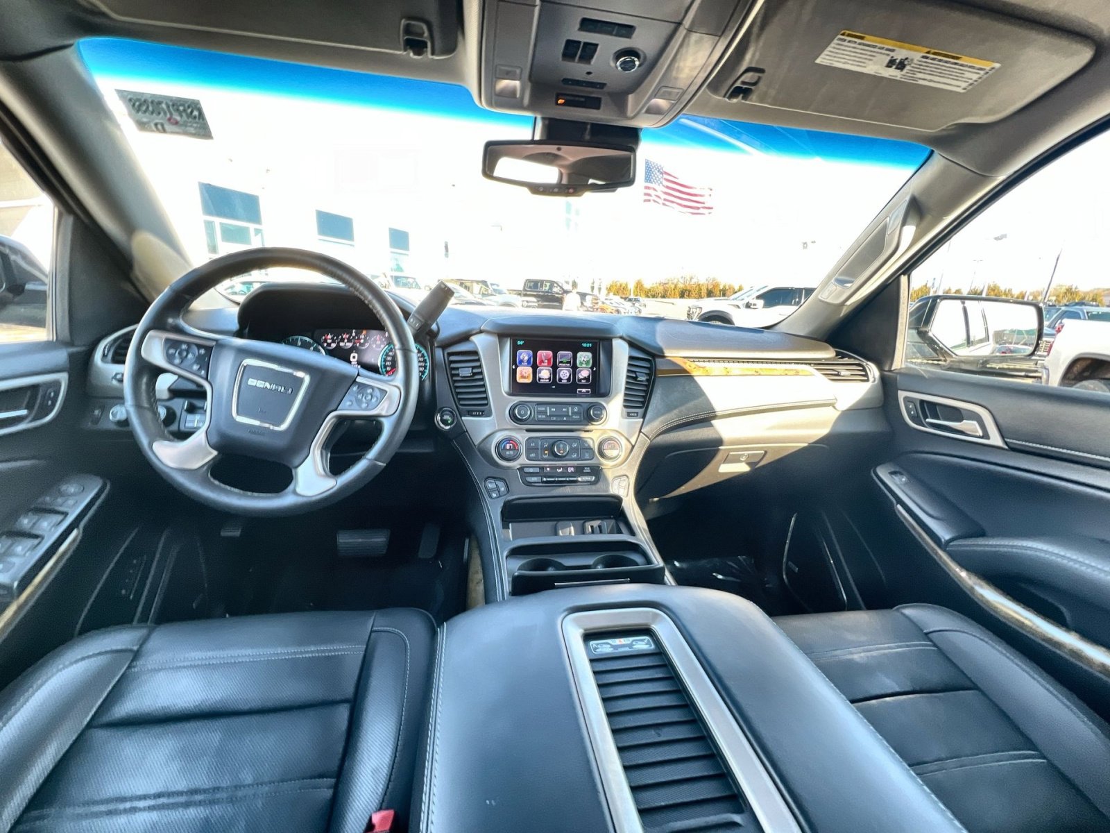 Used 2017 GMC Yukon Denali w/ Open Road Package image 22