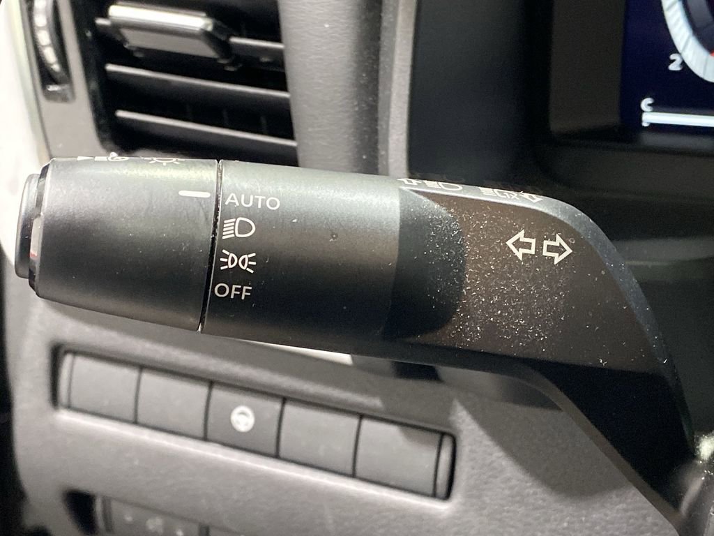 Used 2024 Nissan Rogue Platinum image 35