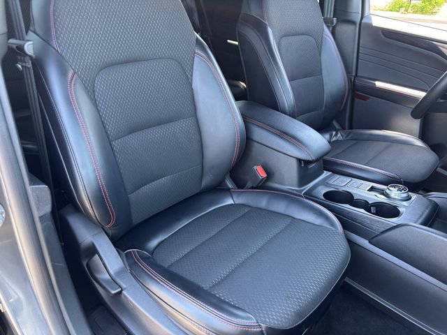 Used 2025 Ford Escape ST-Line Select AWD/4WD image 10