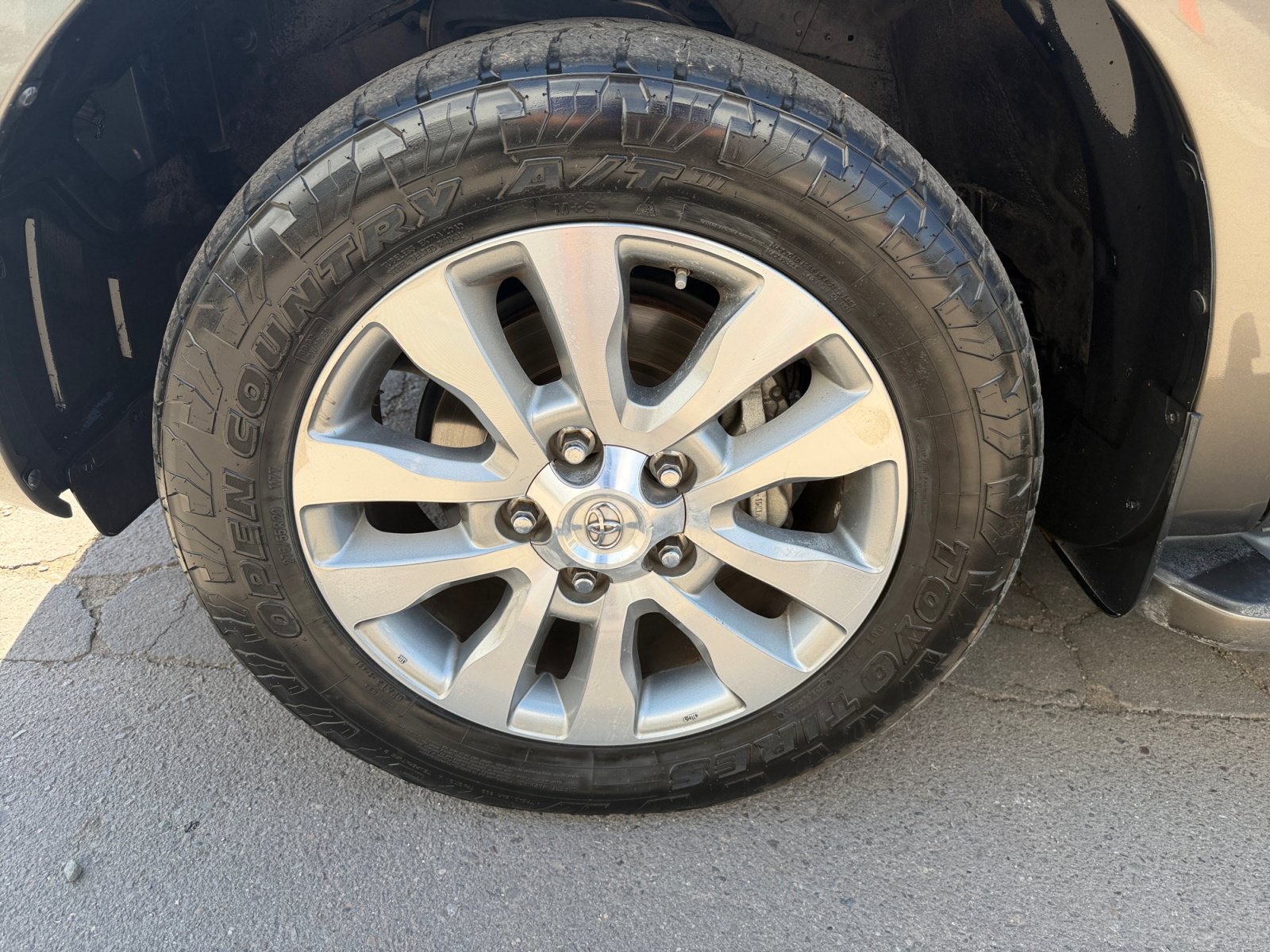 Used 2008 Toyota Sequoia Limited w/ Cold Area Pkg AWD/4WD image 11