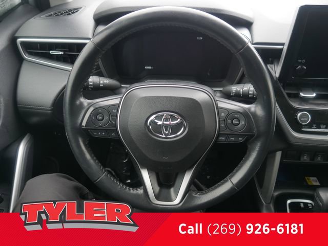 Used 2023 Toyota Corolla Cross XLE image 28