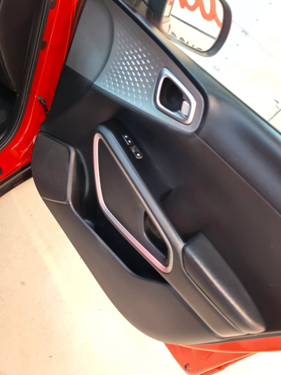 Used 2024 Kia Soul LX w/ LX Technology Package FWD image 26