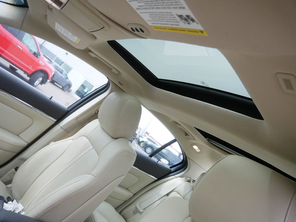 Used 2013 Lincoln MKS AWD image 10