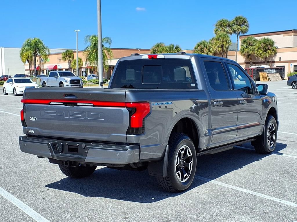 Used 2024 Ford F150 Lightning Platinum AWD/4WD image 7