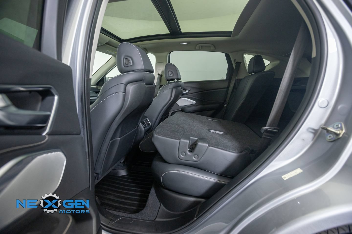 Used 2020 Acura RDX w/ Technology Package AWD/4WD image 30