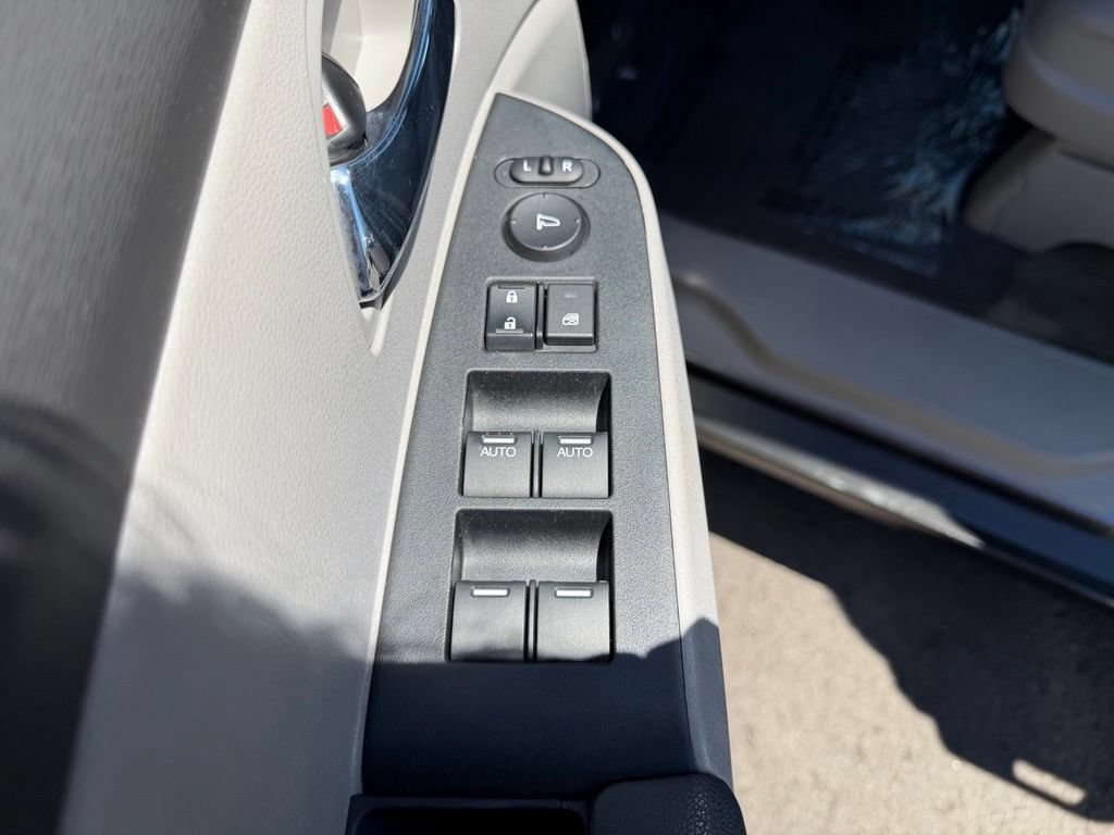 Used 2015 Honda Odyssey EX-L image 11