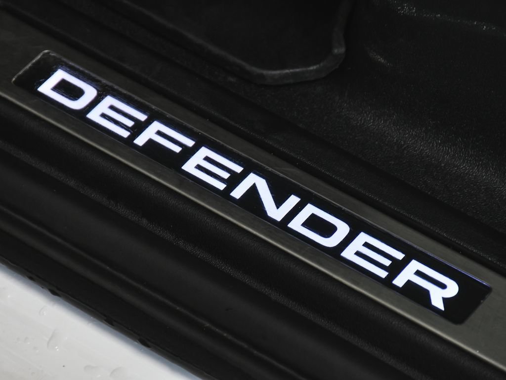 Used 2023 Land Rover Defender 90 X-Dynamic SE AWD/4WD image 11
