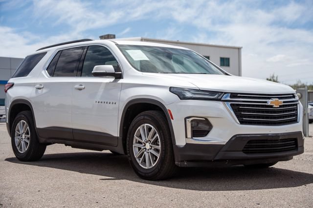 Used 2023 Chevrolet Traverse LT AWD/4WD image 3
