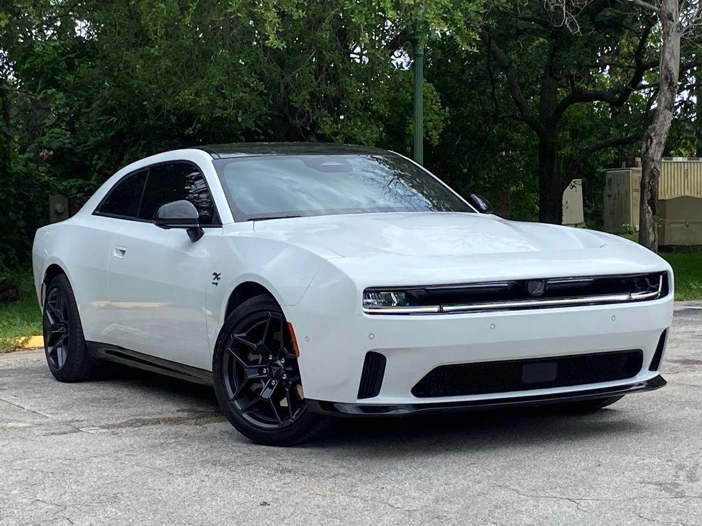 Used 2024 Dodge Charger Daytona R/T w/ Plus Group AWD/4WD image 3