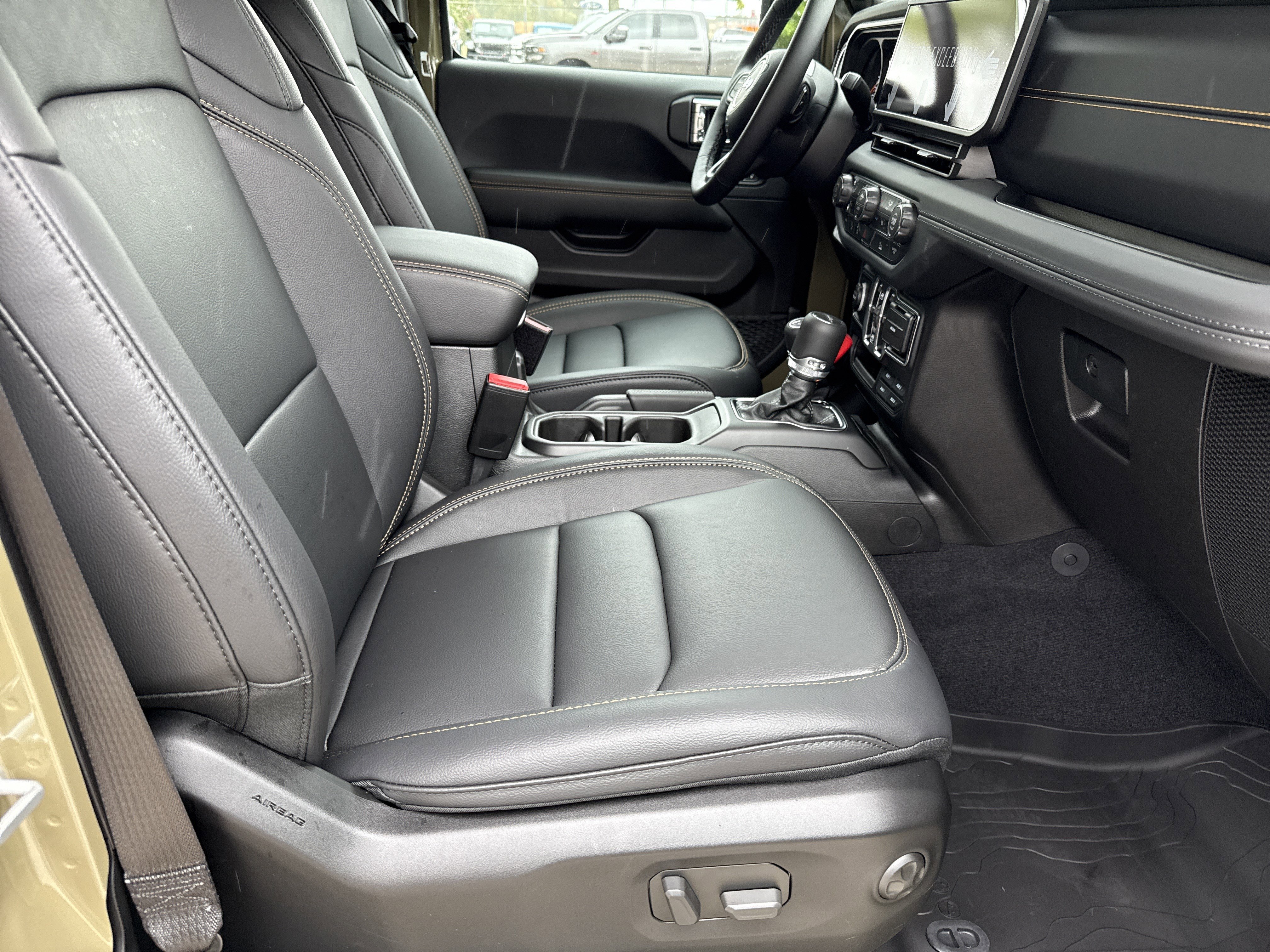 New 2025 Jeep Gladiator Sport w/ Premium Package image 15