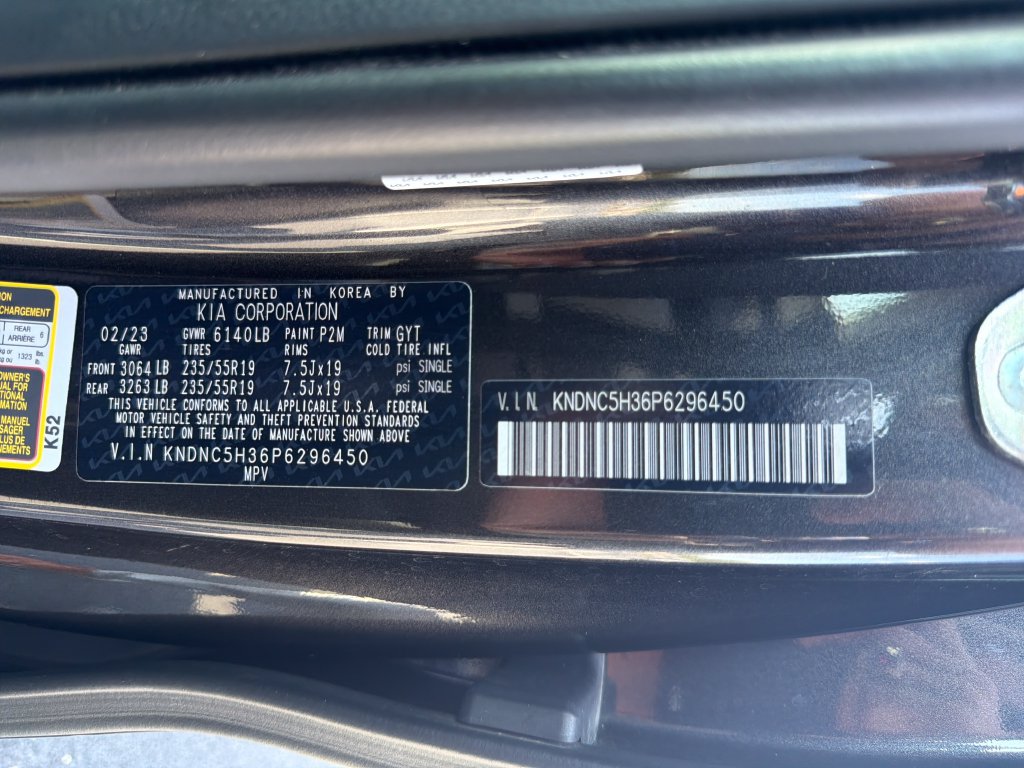 Certified 2023 Kia Carnival EX FWD image 19