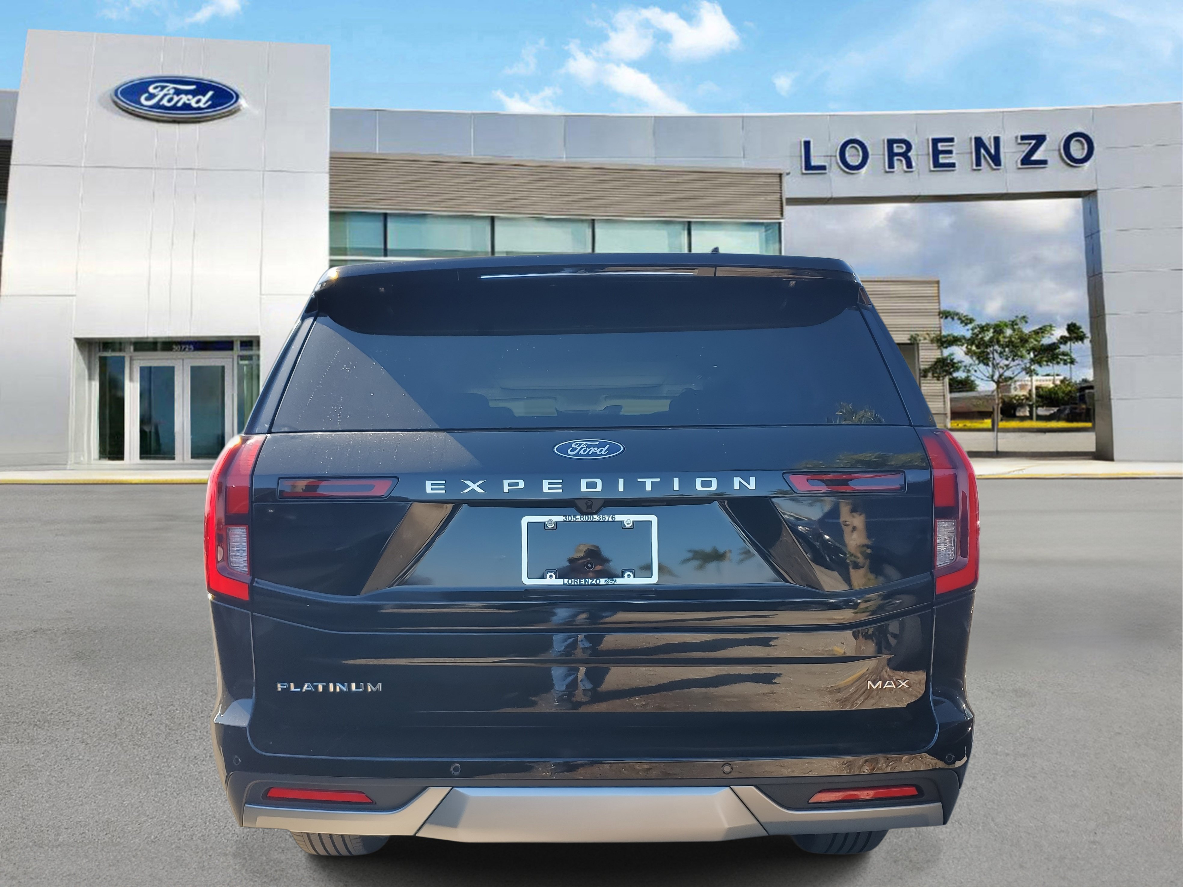 New 2026 Ford Expedition Max Platinum w/ Platinum Ultimate Package AWD/4WD image 4