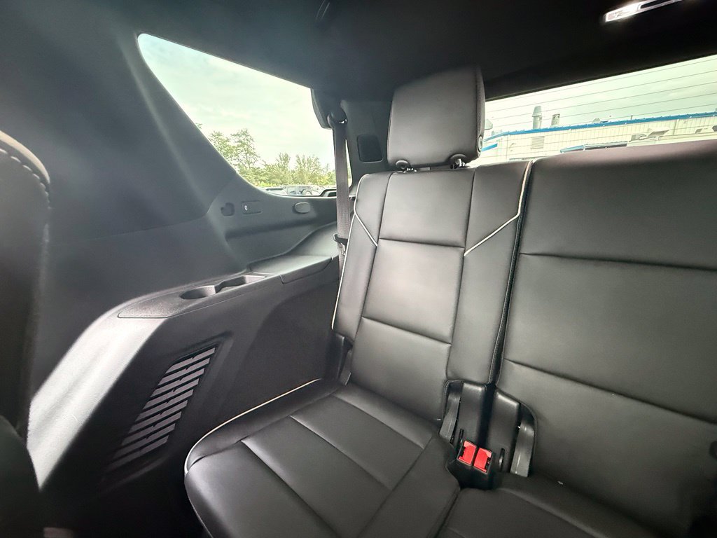 Used 2024 Cadillac Escalade Premium Luxury w/ Performance Package AWD/4WD image 21