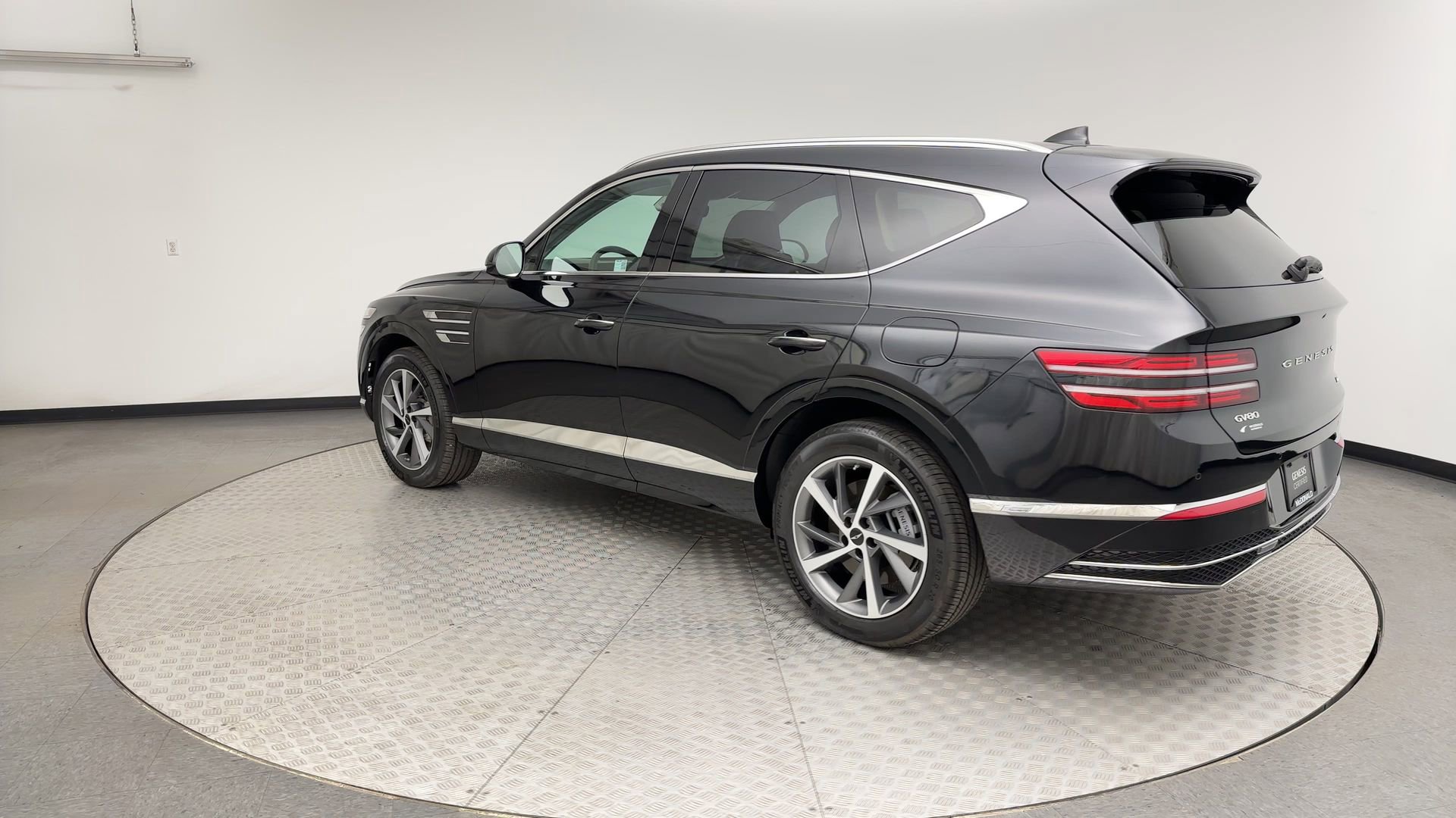 Certified 2025 Genesis GV80 2.5T Select AWD/4WD image 4