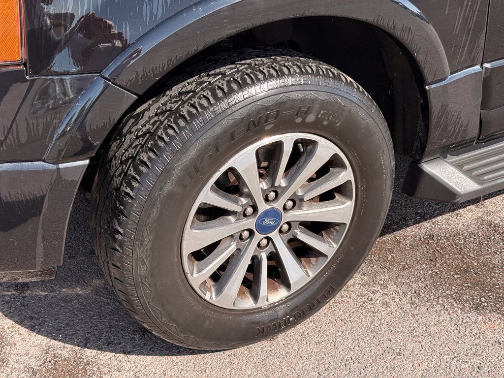 Used 2016 Ford Expedition EL XLT w/ Equipment Group 202A AWD/4WD image 11