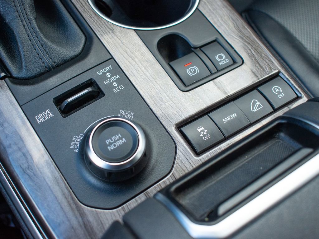 Used 2022 Toyota Highlander Platinum AWD/4WD image 31