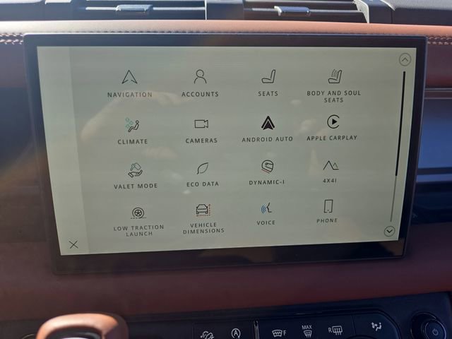 Used 2025 Land Rover Defender 110 image 23