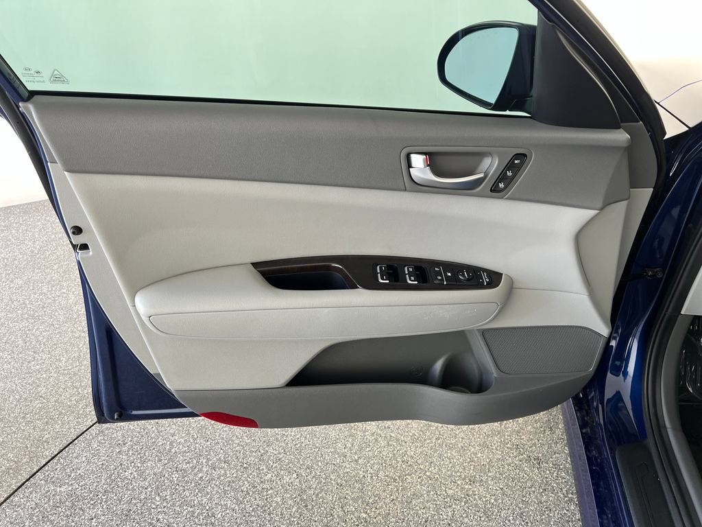 Used 2017 Kia Optima EX FWD image 13