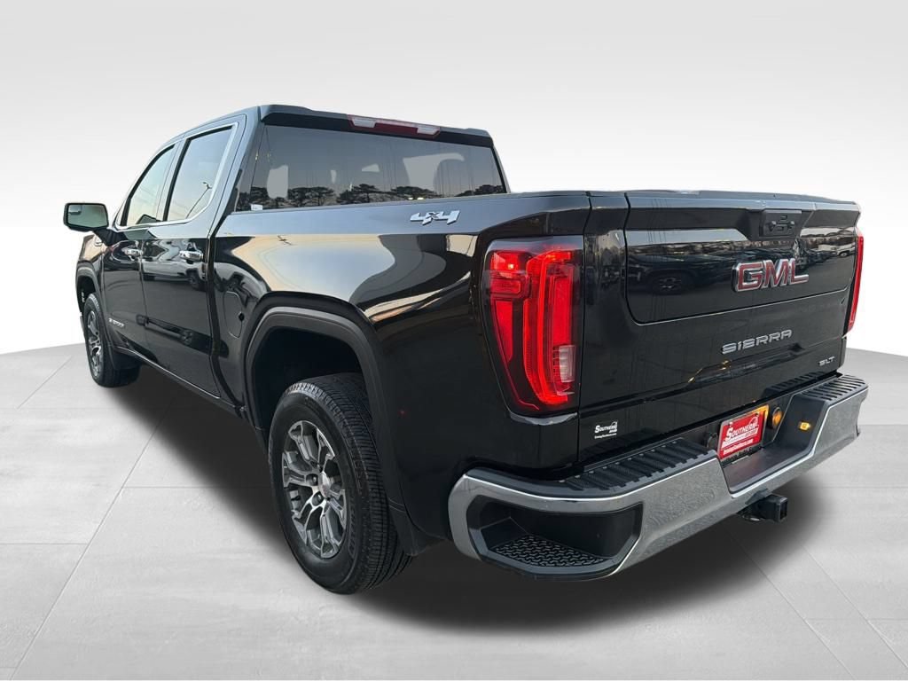Used 2025 GMC Sierra 1500 SLT AWD/4WD image 3