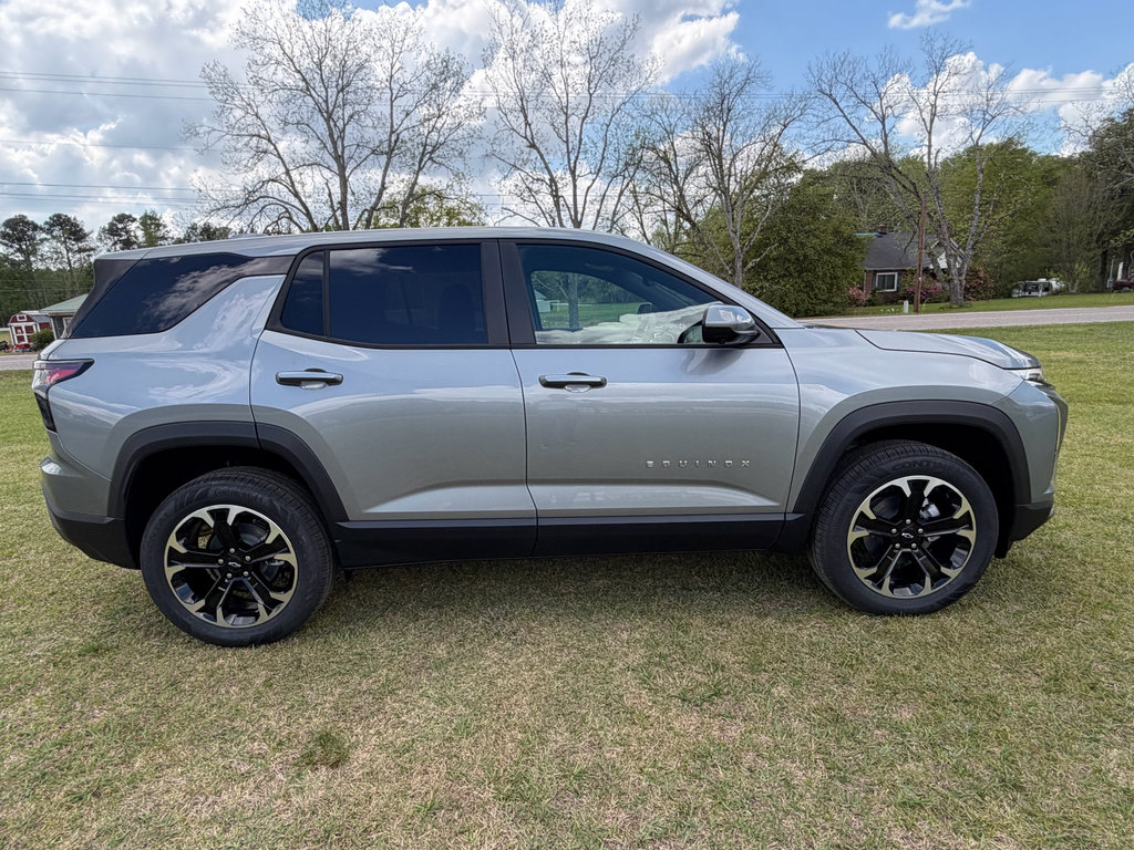 New 2026 Chevrolet Equinox LT image 2