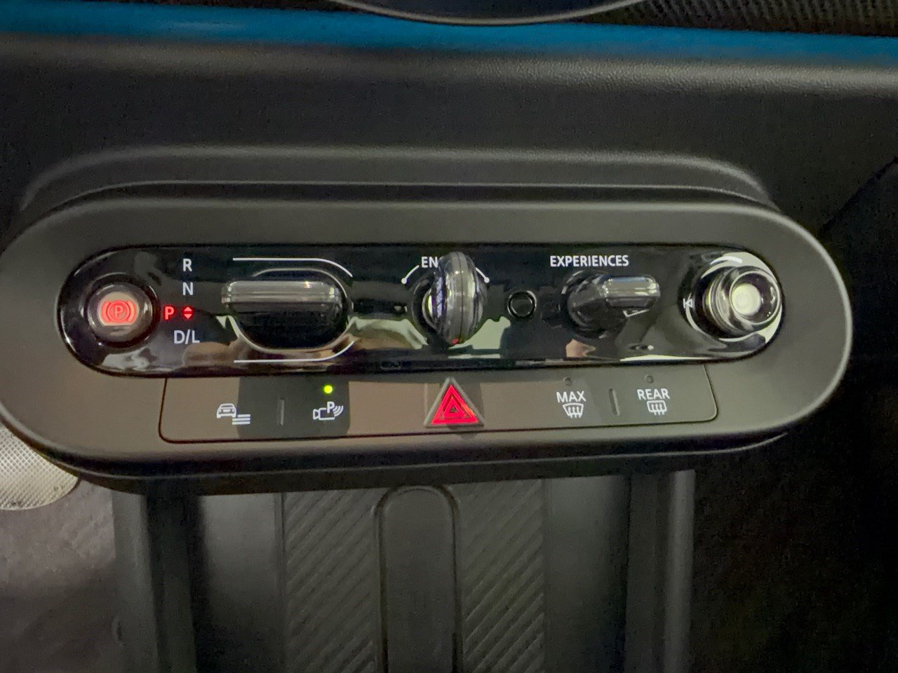 Certified 2025 MINI Cooper 4-Door Hardtop FWD image 22