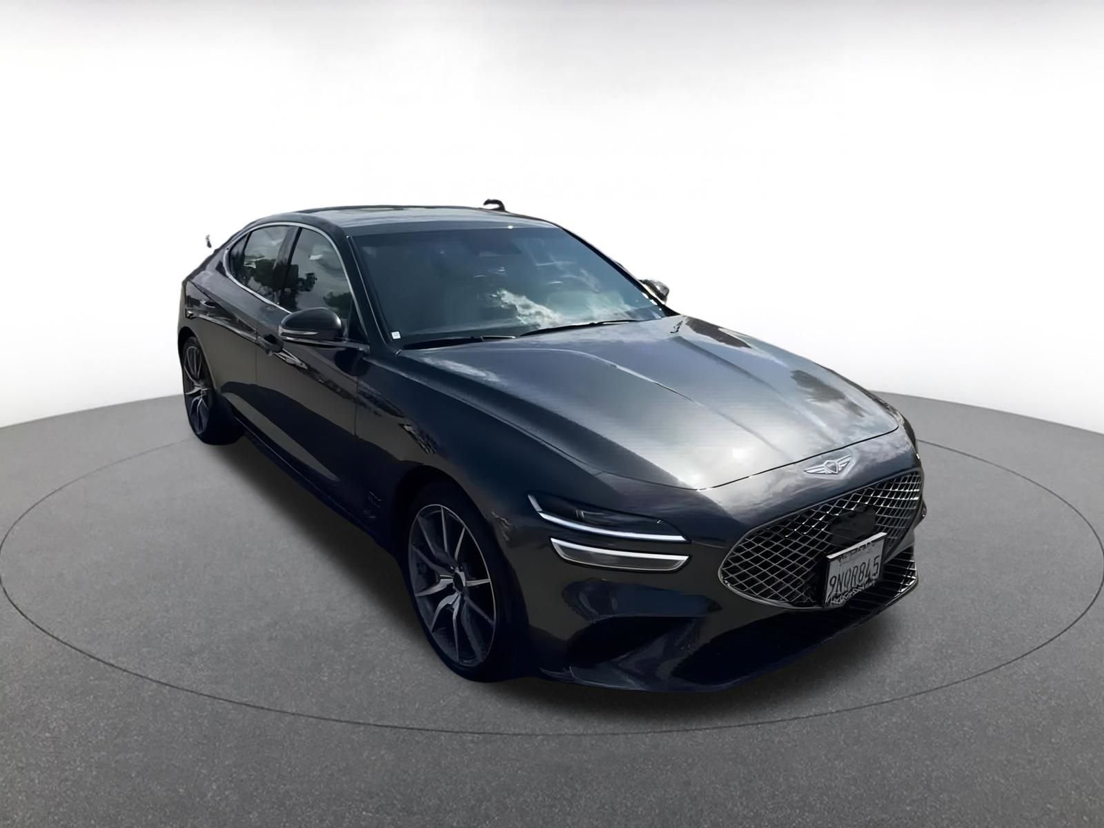 Used 2025 Genesis G70 2.5T image 3