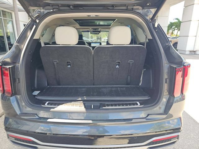 Used 2022 Kia Sorento EX w/ Panoramic Sunroof Package FWD image 13