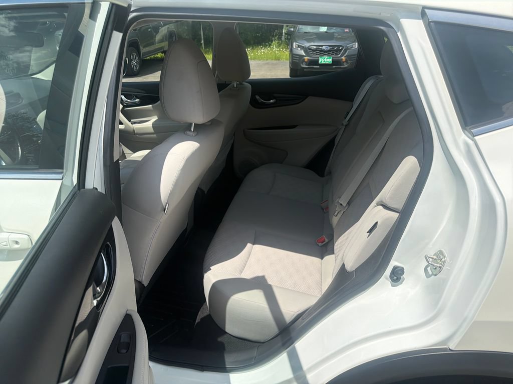 Used 2021 Nissan Rogue Sport SV AWD/4WD image 34