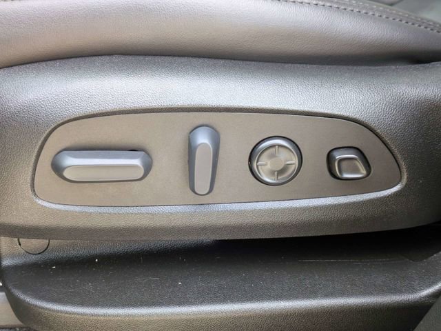 Used 2023 Buick Enclave Avenir image 26
