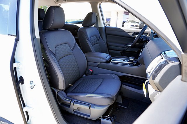 New 2026 Nissan Pathfinder SV w/ Cargo Package FWD image 19