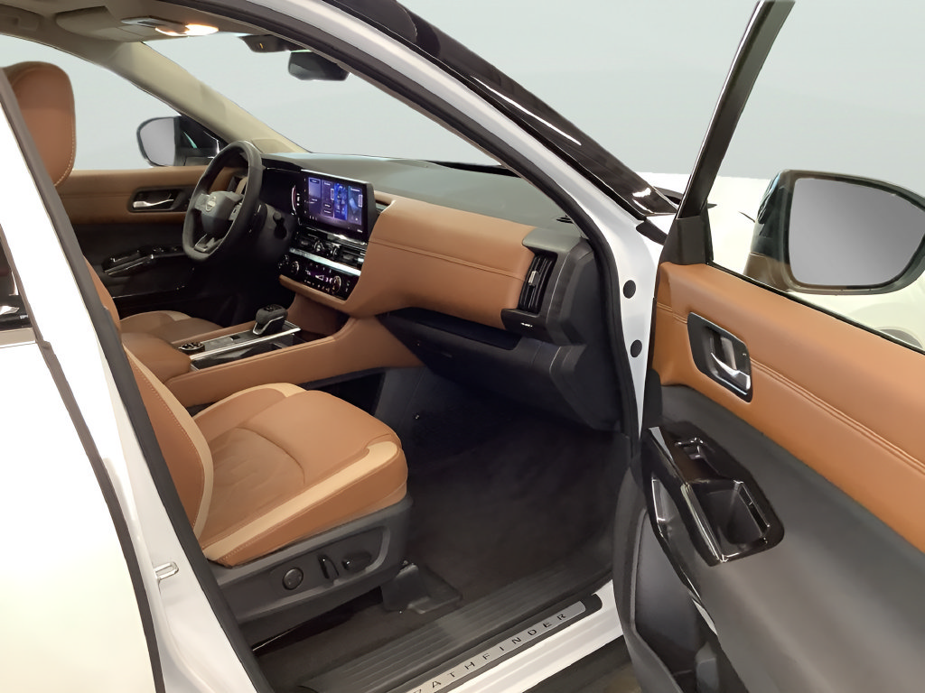 Used 2026 Nissan Pathfinder Platinum AWD/4WD image 14