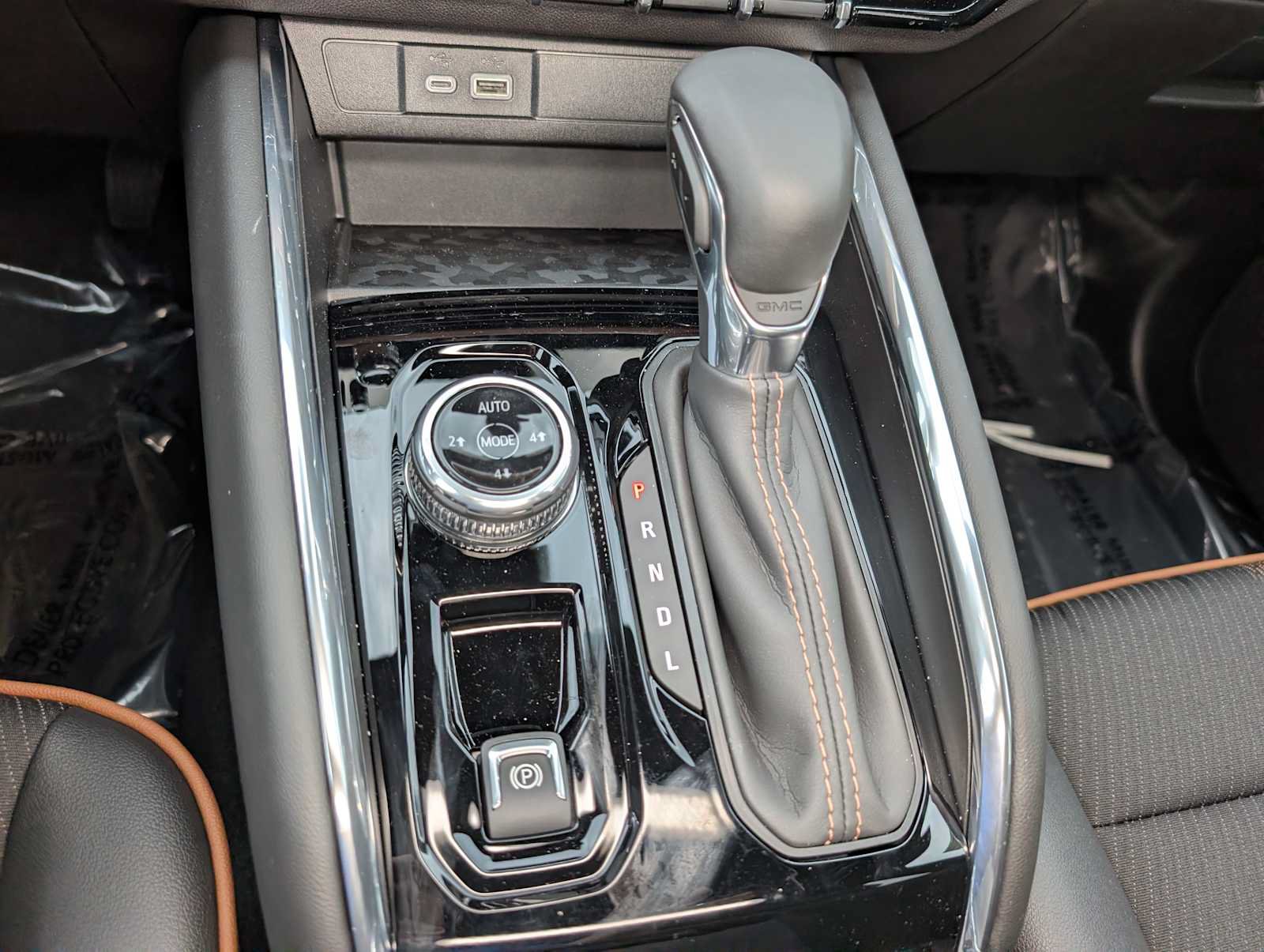 New 2026 GMC Canyon AT4 AWD/4WD image 25