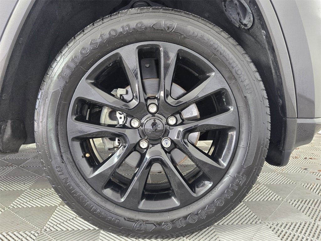 Used 2020 Jeep Grand Cherokee Altitude image 18