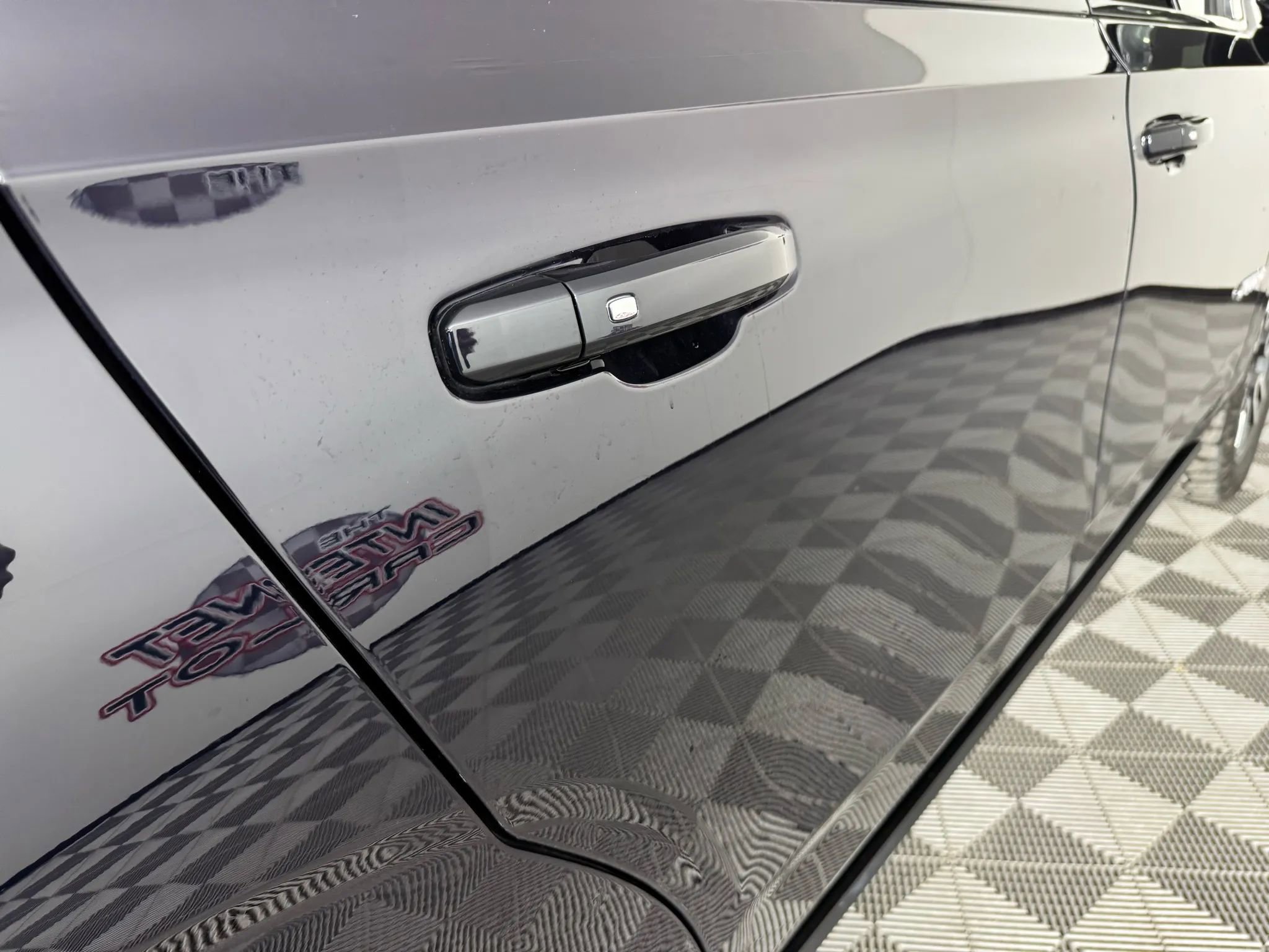 Used 2022 GMC Yukon AT4 image 32