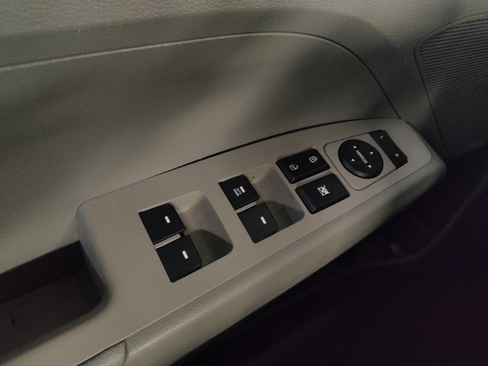 Used 2018 Hyundai Elantra SE image 27