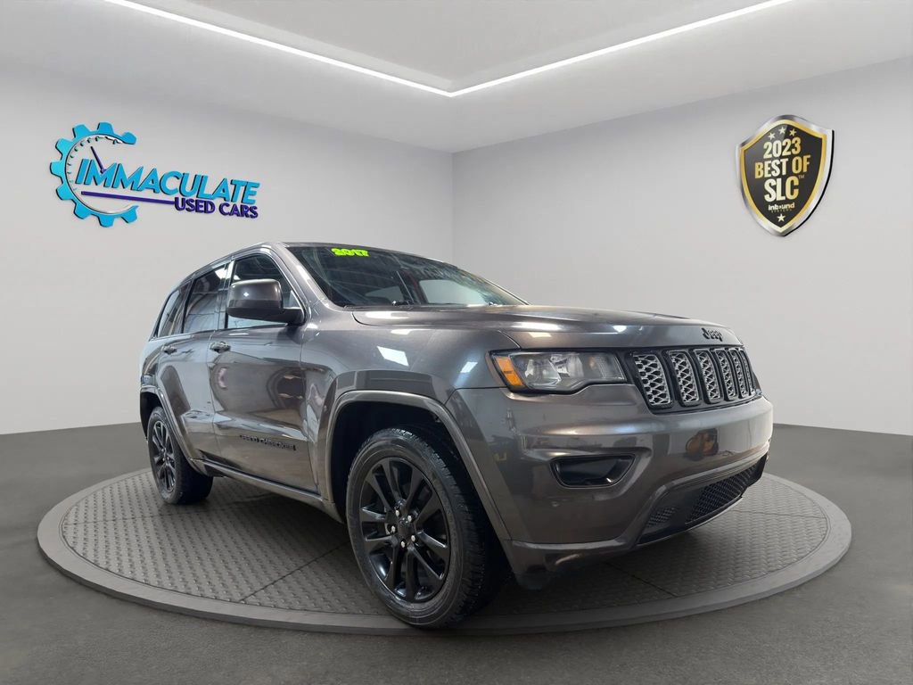 Used 2017 Jeep Grand Cherokee Altitude image 7