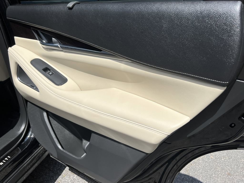 Used 2023 INFINITI QX60 Sensory w/ Vision Package image 14