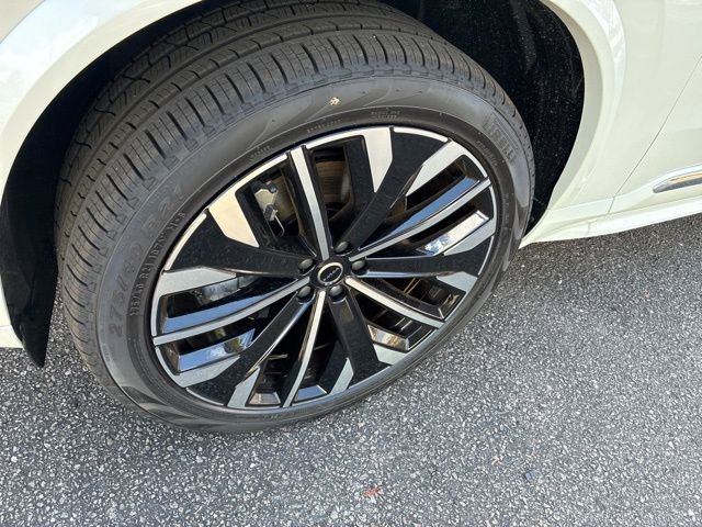 New 2026 Volvo XC90 B6 Ultra w/ Protection Package image 13