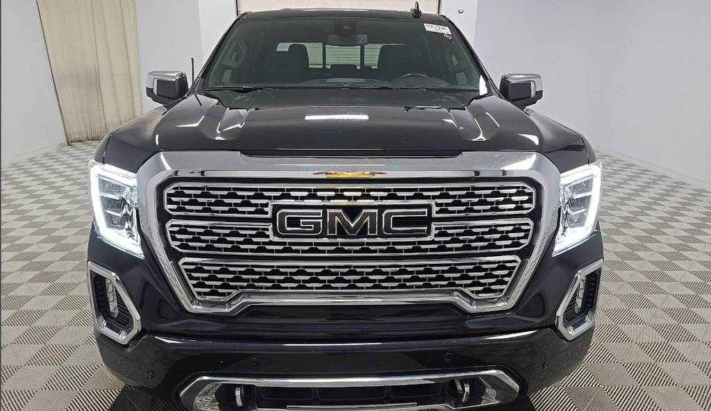 Used 2021 GMC Sierra 1500 Denali w/ Driver Alert Package II AWD/4WD image 3