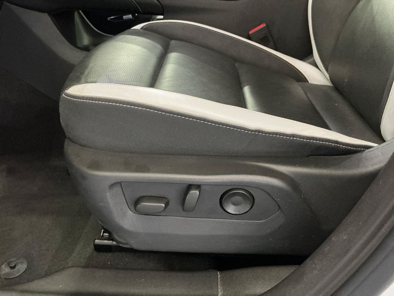Used 2024 Buick Envision Sport Touring AWD/4WD image 16