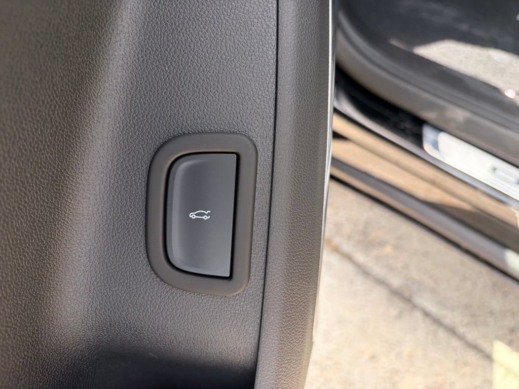 Used 2026 GMC Acadia Denali w/ Super Cruise Package FWD image 34